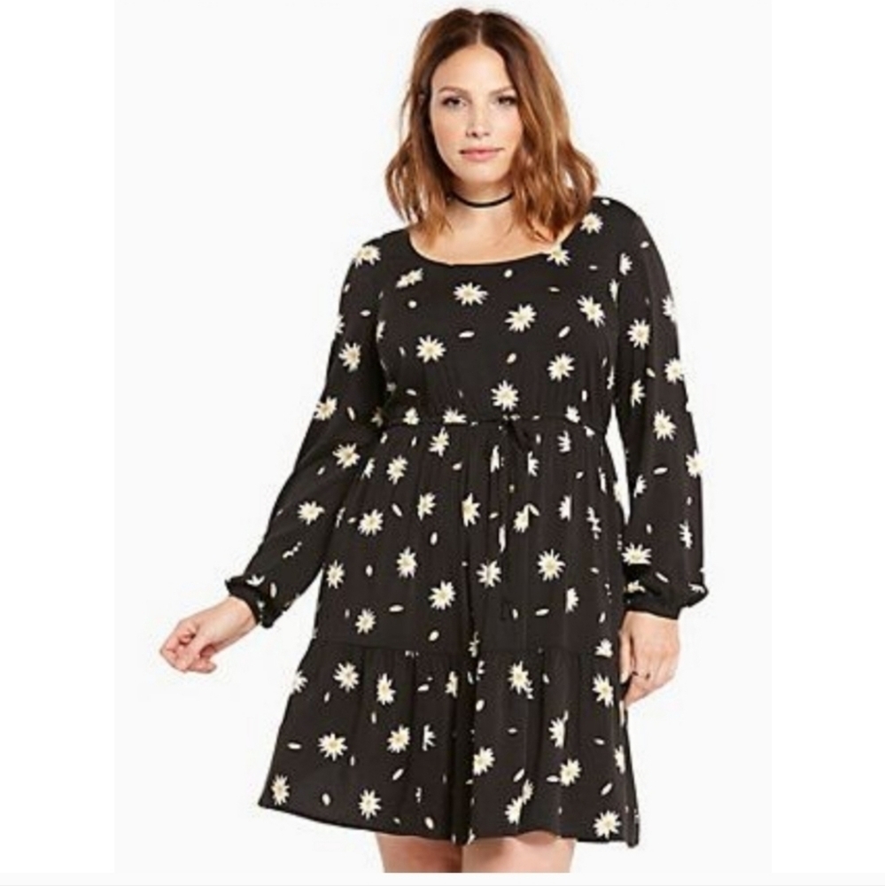 Torrid Black Floral Longsleeved Dress. Sz 6X